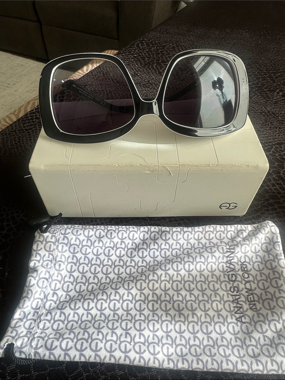 Chic Oversized Black & Silver Square Sunglasses